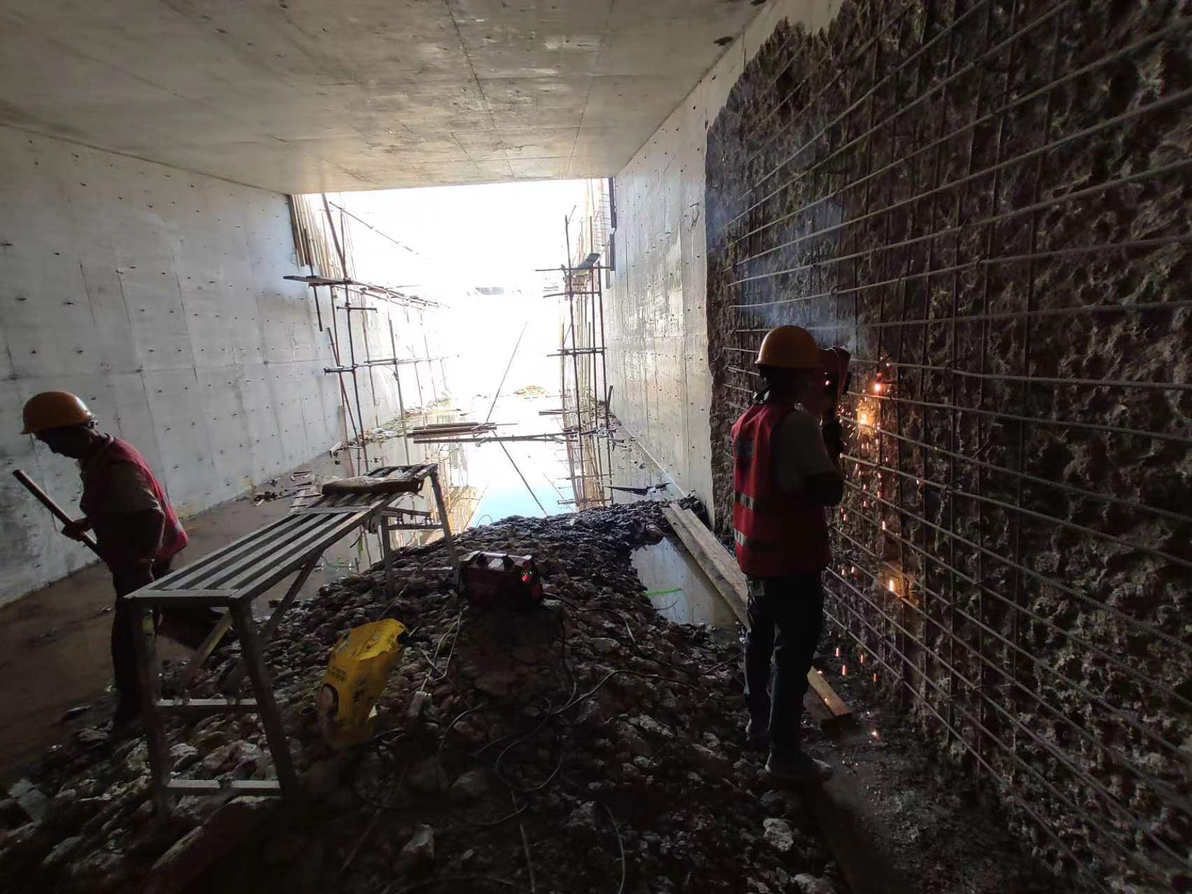 海东挖断承重墙导致楼体开裂，加固施工方案出炉